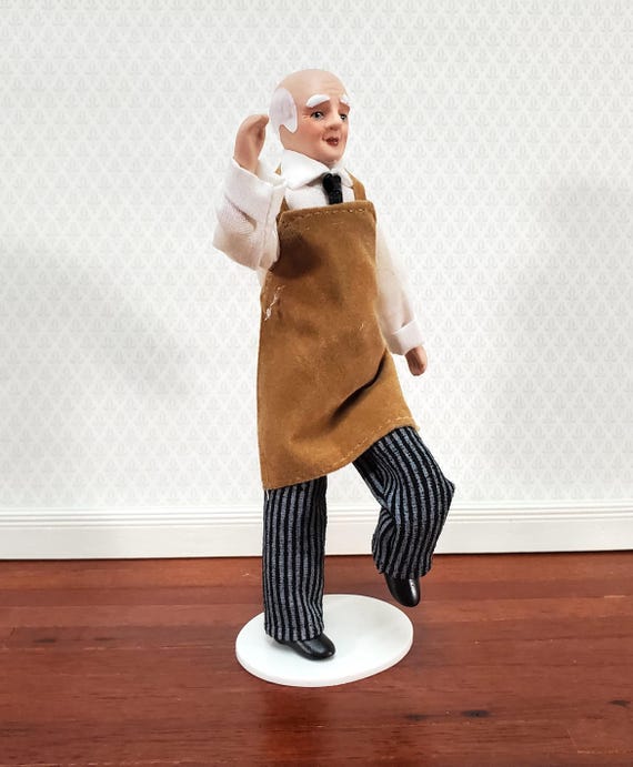 Melody Jane Dollhouse Figure - Old Fashioned Work Man In Apron & Cap, 1:12 Scale Resin Miniature For Dollhouses - View #10