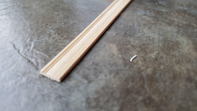Dockhusminiatyrer Stolslist eller listlist 1/4" bred x 18" lång Skala 1:12 bild 3
