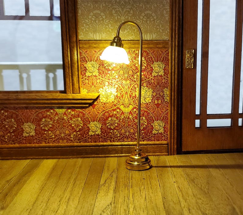 Dollhouse Floor Lamp Battery Light Flower Shade Gold Base 1:12 Scale Miniature image 1