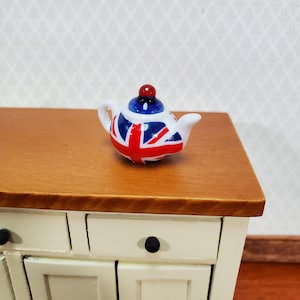 Dollhouse Ceramic Teapot with Removable Lid British Union Jack Flag 1:12 Scale Miniature