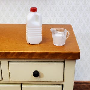 Dollhouse Half Gallon of White Milk with Filled Measuring Cup 1:12 Scale Miniature