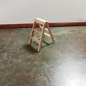 Dollhouse Step Ladder Short Wood Unpainted DIY 1:12 Scale Miniature