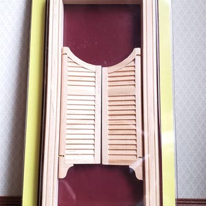 Dollhouse Miniature Old West Saloon Bar Door Split 1:12 Scale by Houseworks 6029