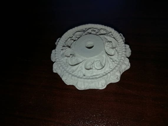 Dollhouse Miniature Ceiling Rose Medallion Small Plaster Resin 1 12 Scale 1 1 2