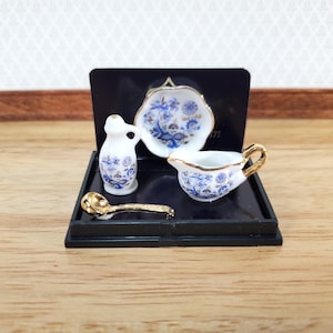 Reutter Porcelain Miniatures 4 Piece Serving Set 1:12 Scale Blue White Gravy Boat Tray
