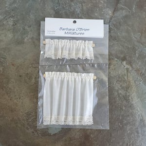 Dollhouse Miniature Curtains & Valance White with Lace Curtain Rod 1:12 Scale