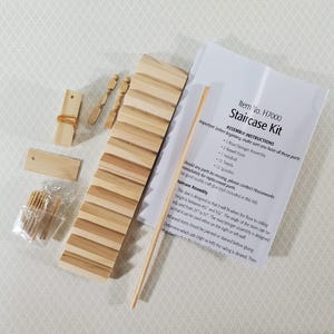 Dollhouse HALF SCALE Stairs Stairway Kit Houseworks with Stair Treads 1:24 Scale Miniature