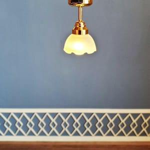Dollhouse Miniature Battery Light Hanging Ceiling Flower Shade Lamp 1:12 Scale