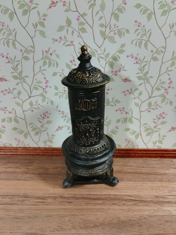 Dollhouse Miniature Small Fireplace Fender 1:12 Scale Antique Brass Finish