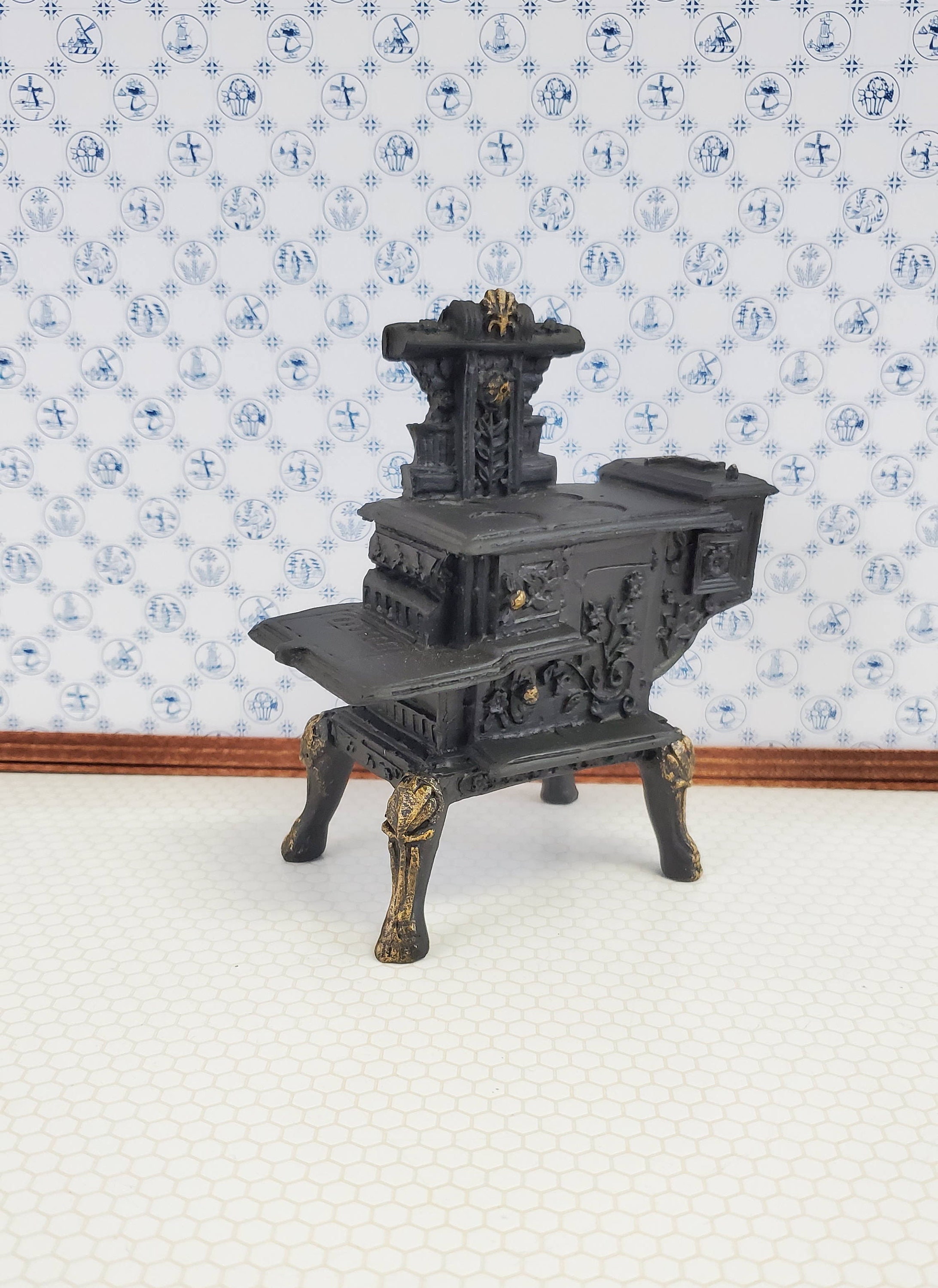 Miniature Old Fashioned Wood Stove for Dollhouses [AZT T5931]