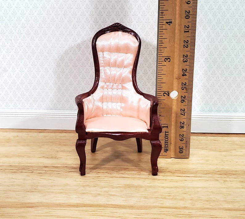 Dollhouse Gentlemen's Chair Victorian Pink & Mahogany Finish 1:12 Scale Miniature Furniture immagine 4