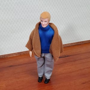 Dollhouse Man Modern Doll Dad Father Blond Poseable 1:12 Scale Removable Clothes