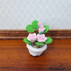 Dollhouse Pink Roses Flowers in a Basket 1:12 Scale Miniature Garden Plants