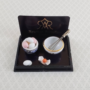 Dollhouse Miniature Eggs & Whisk in Mixing Bowls Reutter Porcelain 1:12 Scale