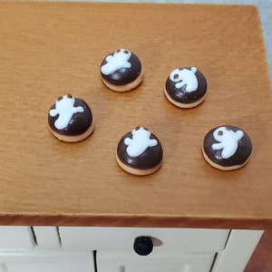 Dollhouse Pastries Donuts Halloween Ghosts Theme Set of 5 1:12 Scale Miniature Food