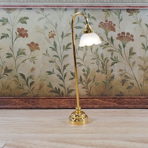 Dollhouse Floor Lamp Battery Light Flower Shade Gold Base 1:12 Scale Miniature image 2
