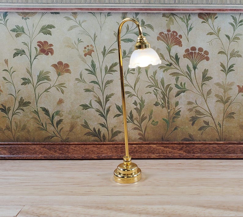 Dollhouse Floor Lamp Battery Light Flower Shade Gold Base 1:12 Scale Miniature image 2