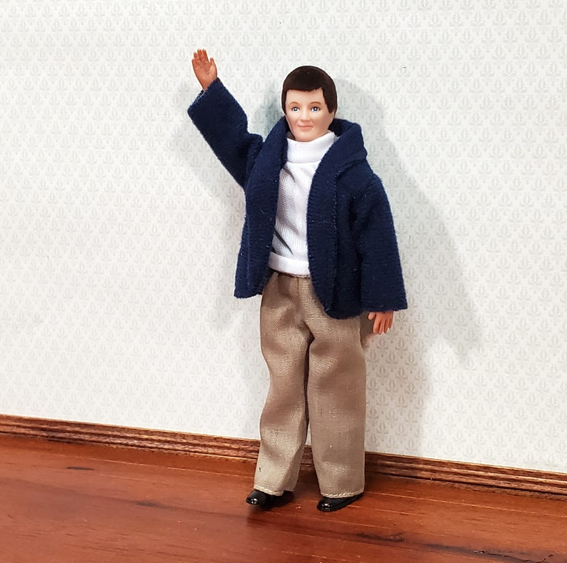 1:12 Scale Porcelain Dollhouse Figure - Modern Man In Blue Dressing Gown - View #7