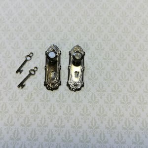Dollhouse Miniature Doorknobs and Plates Set with Keyhole 1:12 Scale Pewter