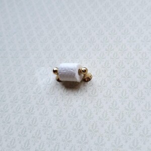 Puppenhaus Miniatur Toilettenpapier Halter Gold w/Papier 1:12 Maßstab Badezimmer Dekor