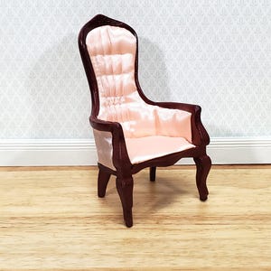 Dollhouse Gentlemen&#39;s Chair Victorian Pink & Mahogany Finish 1:12 Scale Miniature Furniture