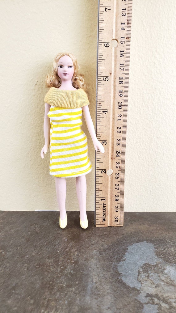 Dollhouse Miniature Porcelain Doll Modern Female Mom 1960s 1:12 Scale 