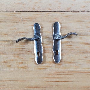Dollhouse Door Handles Nickel x2 French Lever Style 1:12 Scale Miniatures CLA05582
