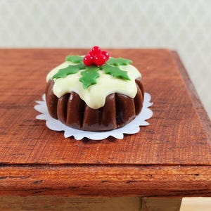 Dollhouse Chocolate Bundt Cake Christmas Round 1:12 Scale Miniature Food Dessert