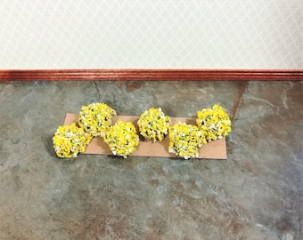 Dollhouse Miniature Flowering Shrub Yellow & White Small Bush Round 1:12 Scale