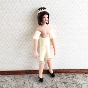 Dollhouse Miniature Porcelain Doll Undressed Female Mom Poseable 1:12 Scale