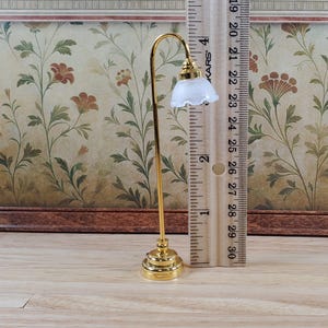 Dollhouse Floor Lamp Battery Light Flower Shade Gold Base 1:12 Scale Miniature image 5