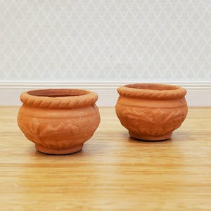 Dollhouse Terra Cotta Pots Planters Set of 2 Unglazed Round 1:12 Scale Miniature Garden