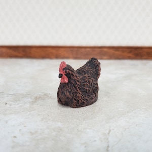 Dollhouse Miniature Chicken Hen Brown Sitting Cast Resin 1:12 Scale Pet Farm