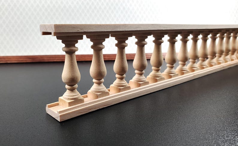 Dollhouse Balustrade Porch Balcony Railing 1 Piece 13 3/8" x 2" 1:12 Scale Miniature afbeelding 2