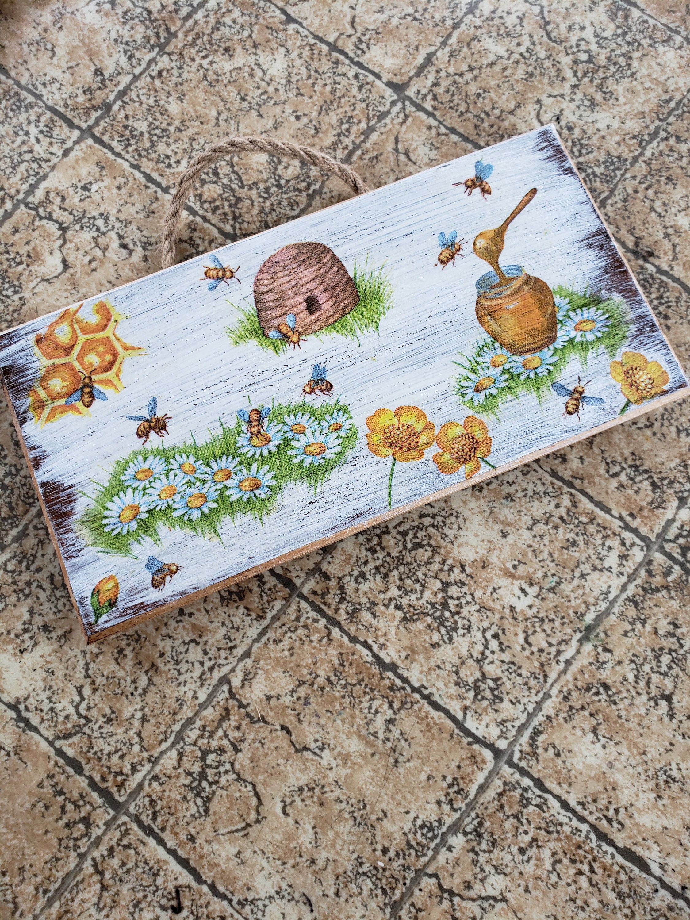 Honey bee wall art Wall décor Beehive plank Honeycomb | Etsy