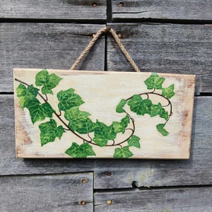 English Ivy plaque, Farmhouse plank, Rustic décor, Hedera helix wall plaque, Ivy wall décor, Evergreen plaque, home décor, Wood sign