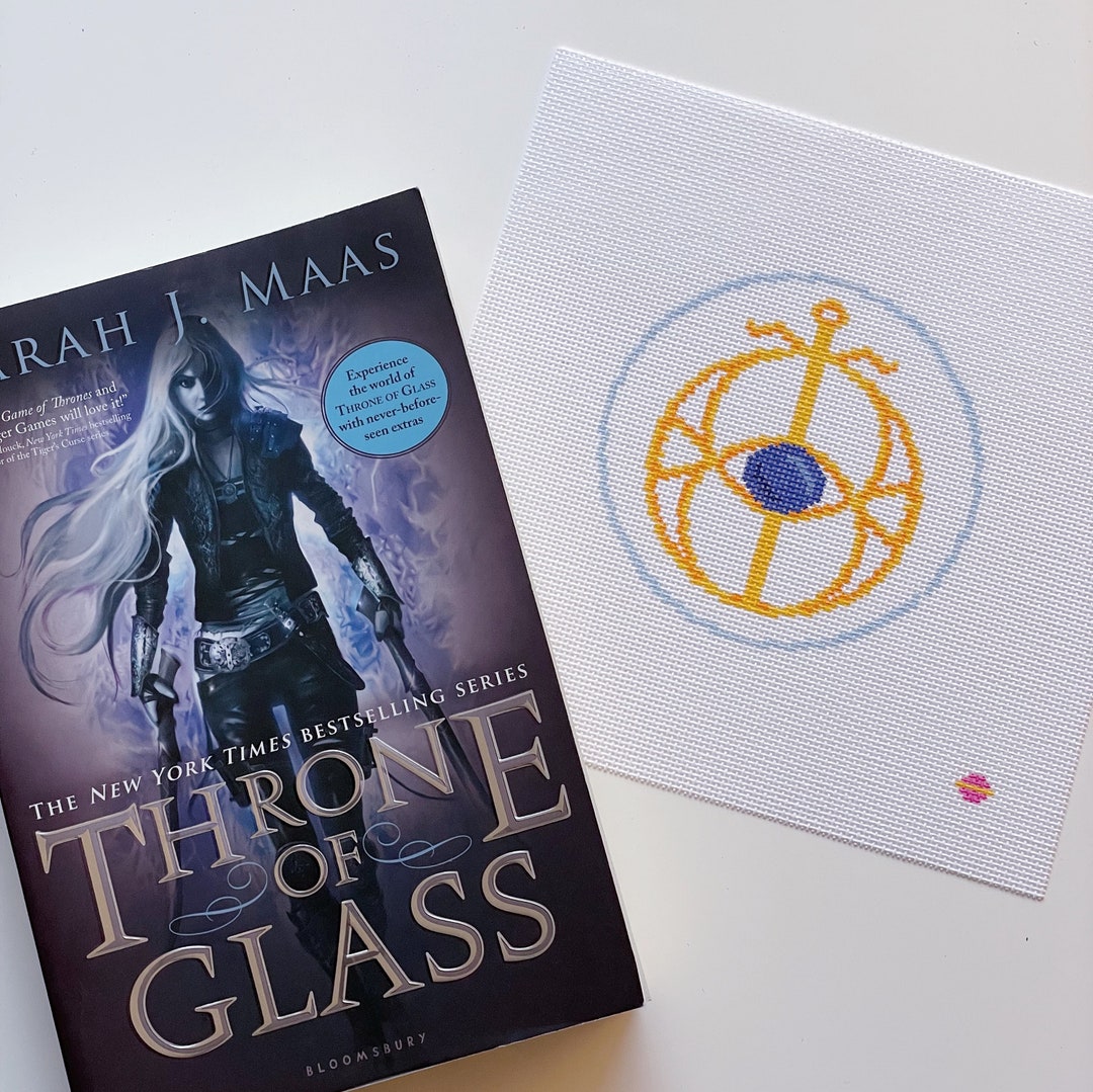 Hand Painted Throne of Glass Eye of Elena Sarah J Maas Ornament Round