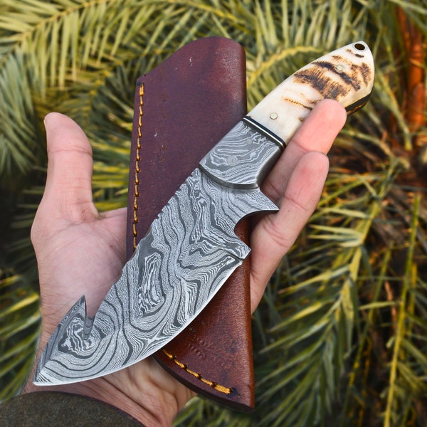Handmade Damascus Ram Horn knife with Sheath | Fixed Blade Guthook | Bushcraft knife | Hunting Knife | Camp Knife | Gift for HER/MEN/BF