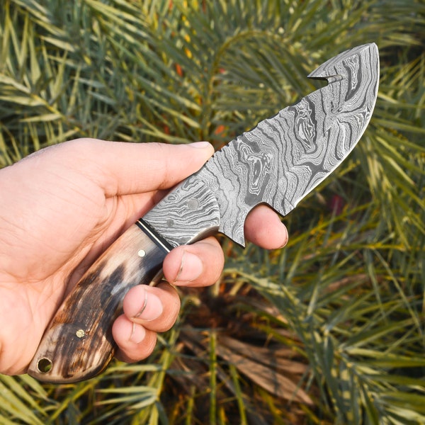 Handmade Damascus Ram Horn knife with Sheath | Fixed Blade Guthook | Bushcraft knife | Hunting Knife | Camp Knife | Gift for HER/MEN/BF
