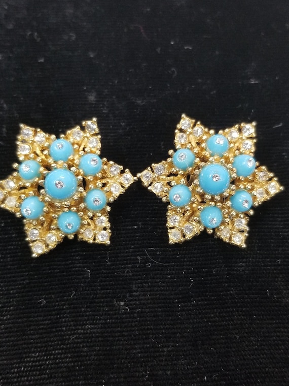 HATTIE CARNEGIE Blue Shoe Button STAR Earrings