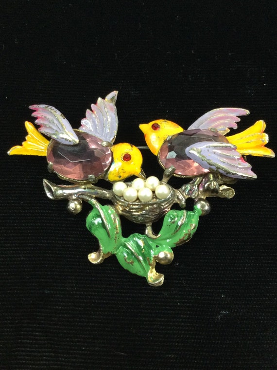 FRED GRAY Birds on a Nest of EGGS Brooch - image 1