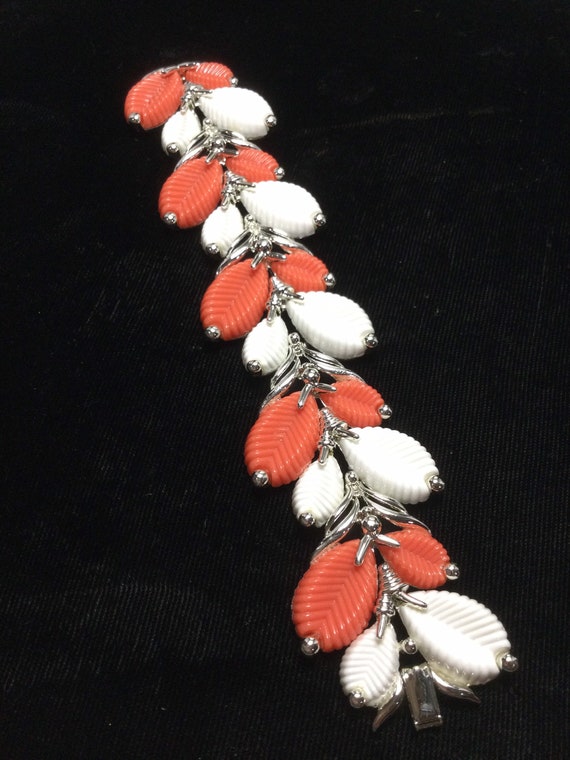 MARBOUX Boucher Coral and White Lucite Bracelet - image 4