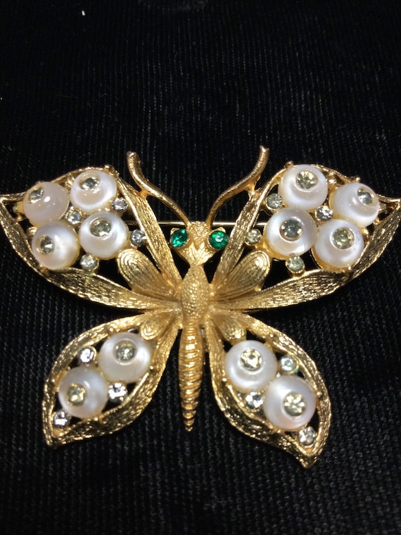 COROCRAFT BUTTERFLY with Shoe Button Cabochons Bro