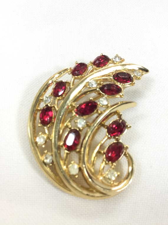 TRIFARI RUBY FLORAL Brooch