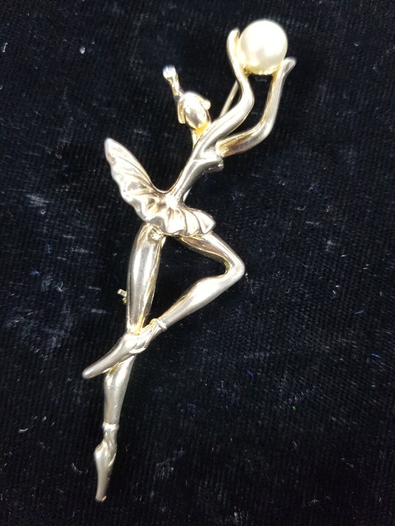 1940's STYLIZED ELONGATED BALLERINA Brooch