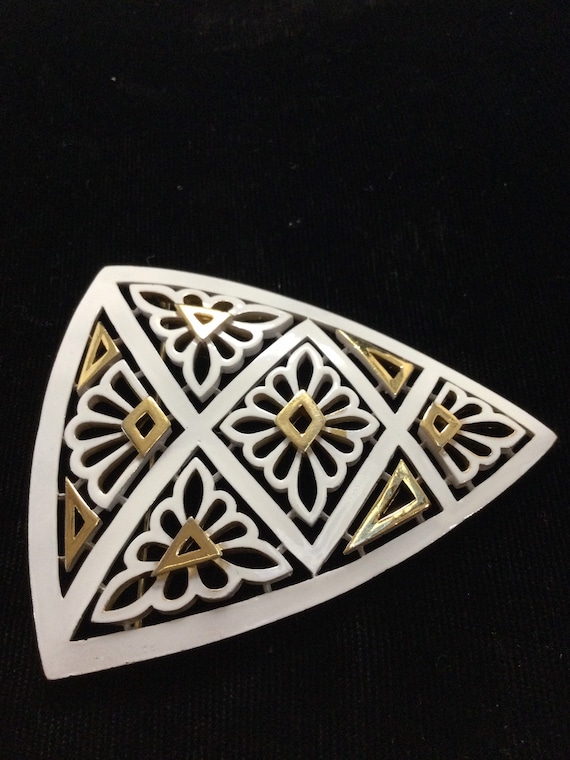 TRIFARI HUGE Openwork Enameled SHIELD Brooch - image 2