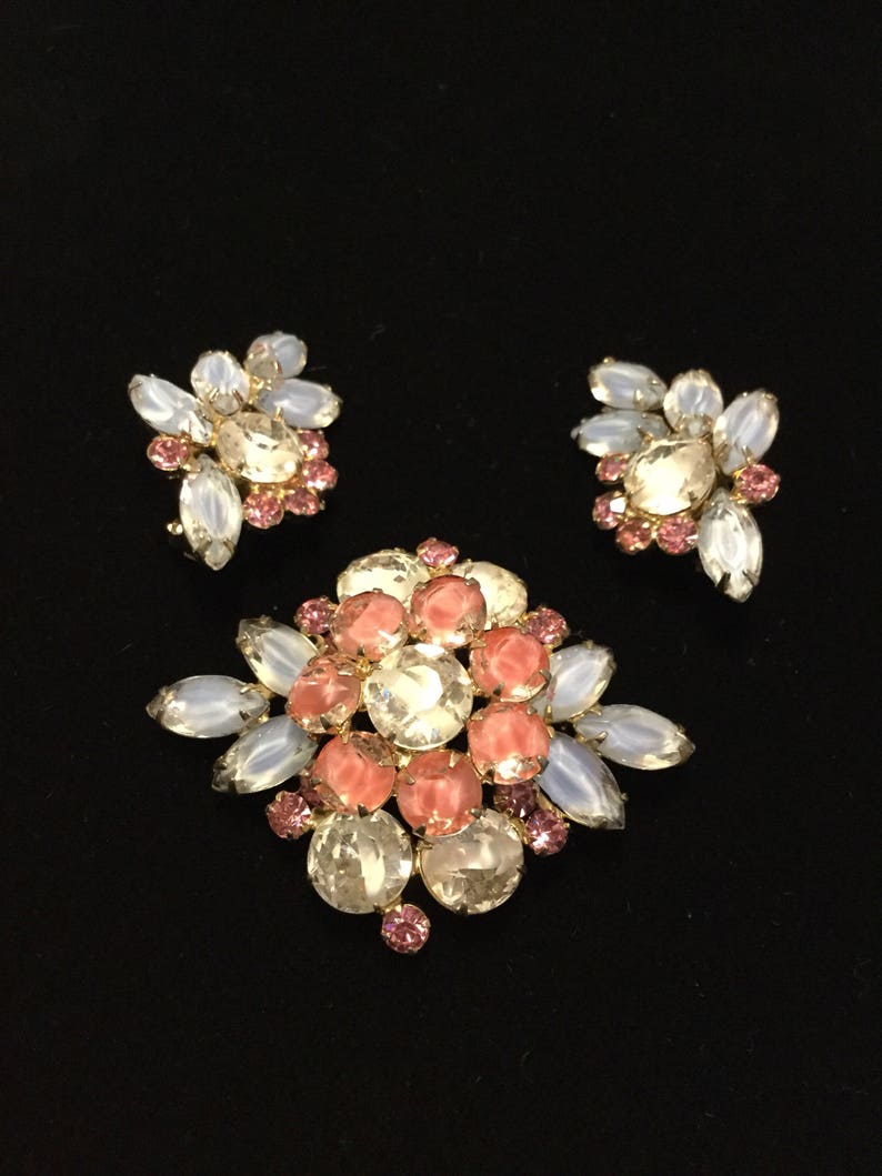 Blue and White Brooch and Earrings D/&E JULIANA Givre in Pinks