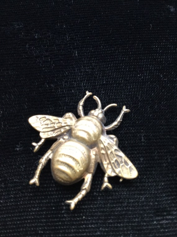 JOSEFF OF HOLLYWOOD Bee Brooch