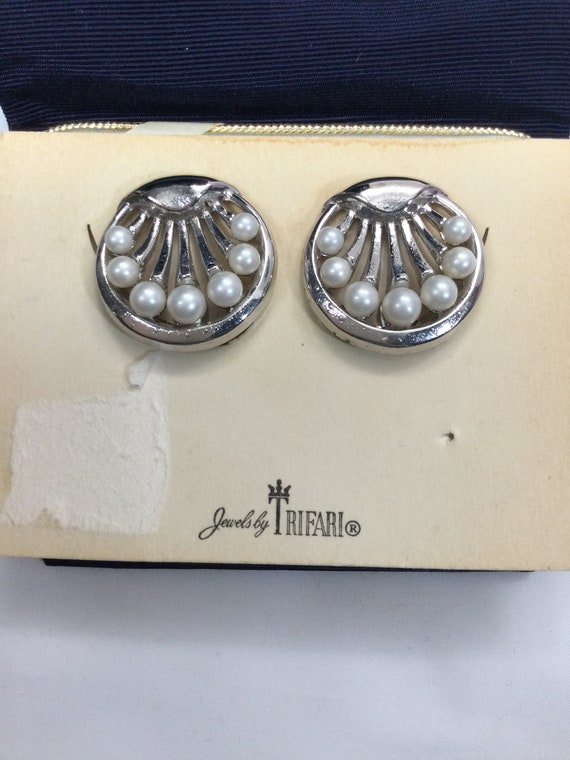 TRIFARI Shells with FAN of Pearls Earrings