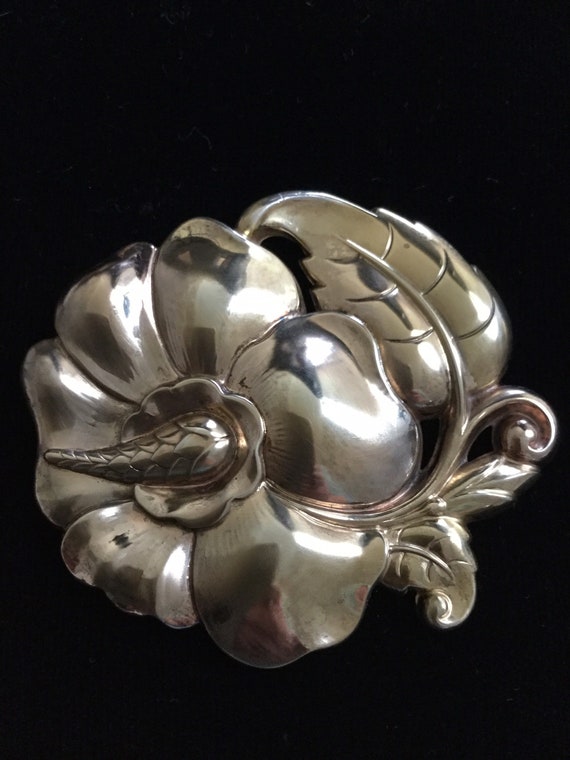 LARGE STERLING HIBISCUS Furclip - image 4